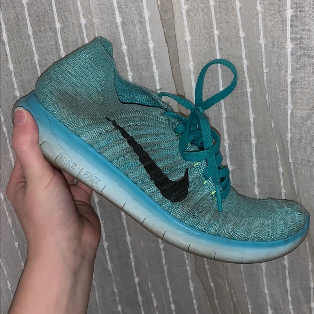 Nike Free Run Flyknit Sneakers - Picture 3 of 4